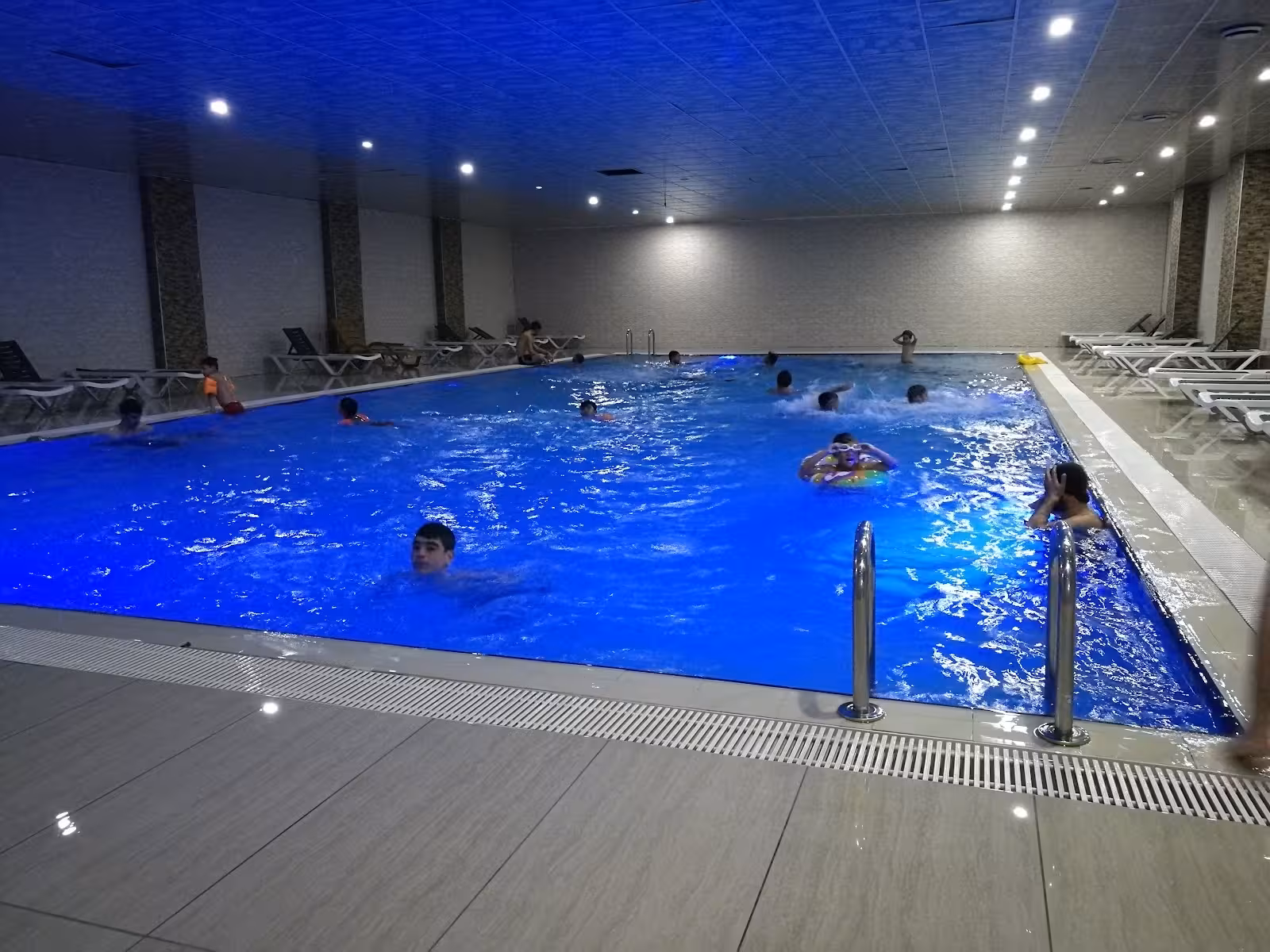 Sultan Sarayı Spor Kompleksi — Yüzme Havuzları · fotoğraf 3