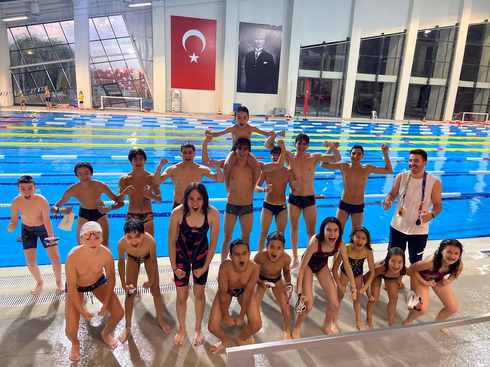 BOLU YÜZME KULÜBÜ — Yüzme Havuzları, Merkez · fotoğraf 5