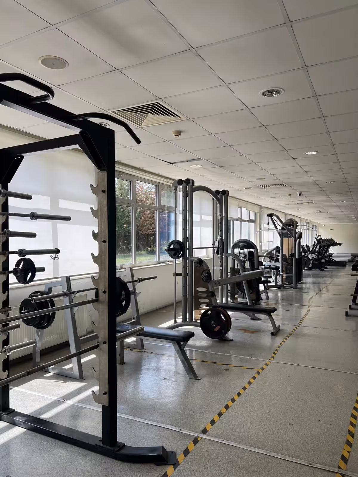BAİBÜ Yüzme Havuzu ve Fitness Merkezi — Yüzme Havuzları, Merkez · fotoğraf 3