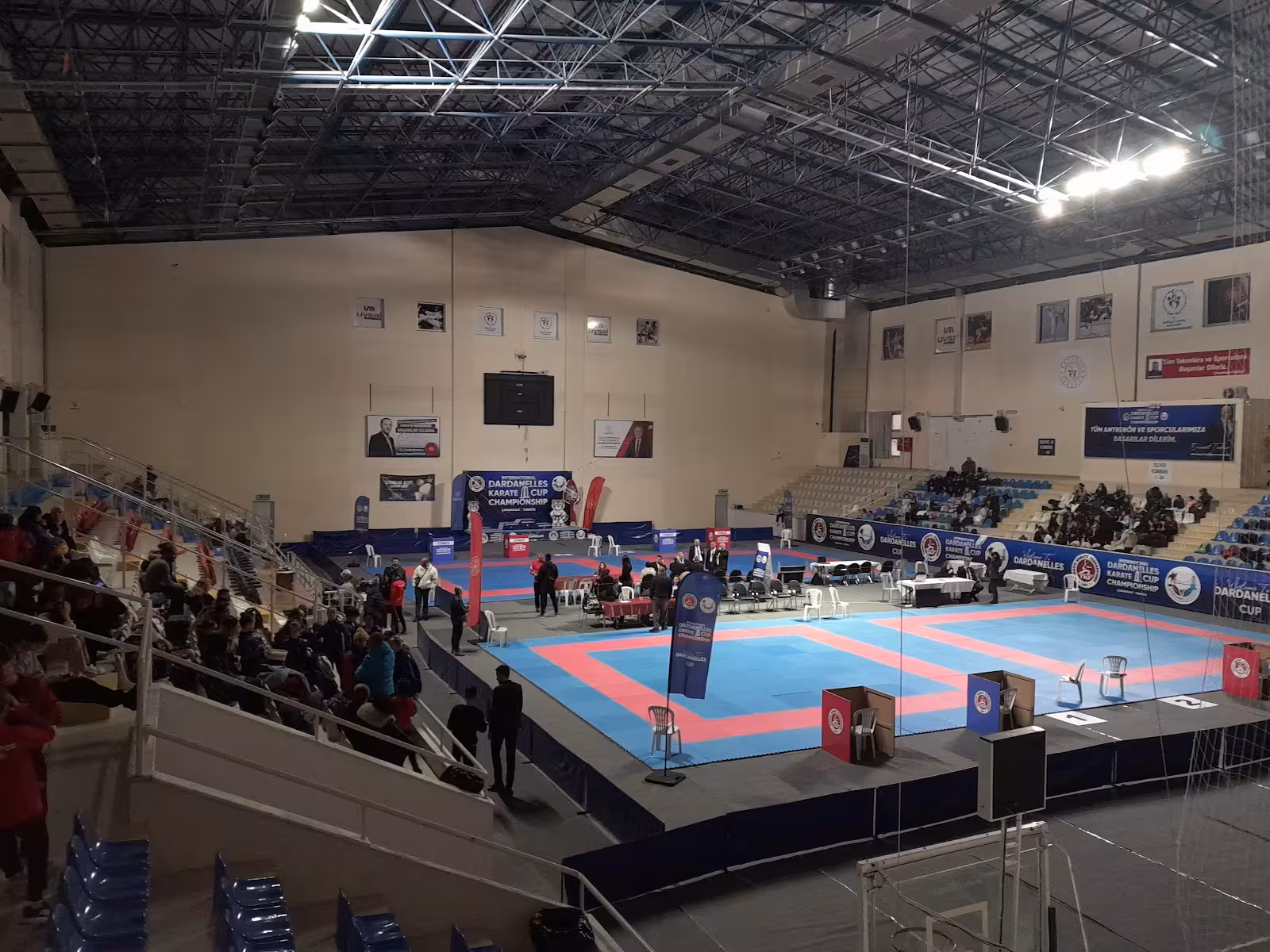 Anafartalar Spor Salonu — Yüzme Havuzları, Merkez · fotoğraf 1