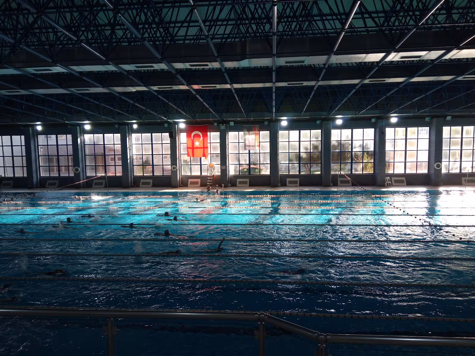 Anafartalar Spor Salonu — Yüzme Havuzları, Merkez · fotoğraf 2