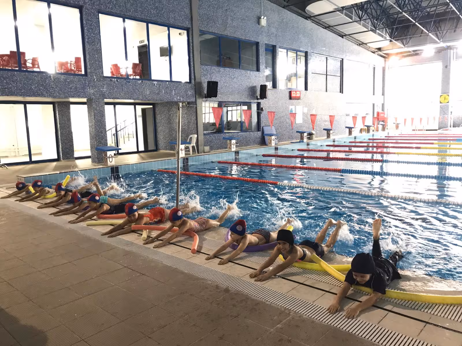 Anafartalar Kapalı Olimpik Yüzme Havuzu — Yüzme Havuzları, Merkez · fotoğraf 2