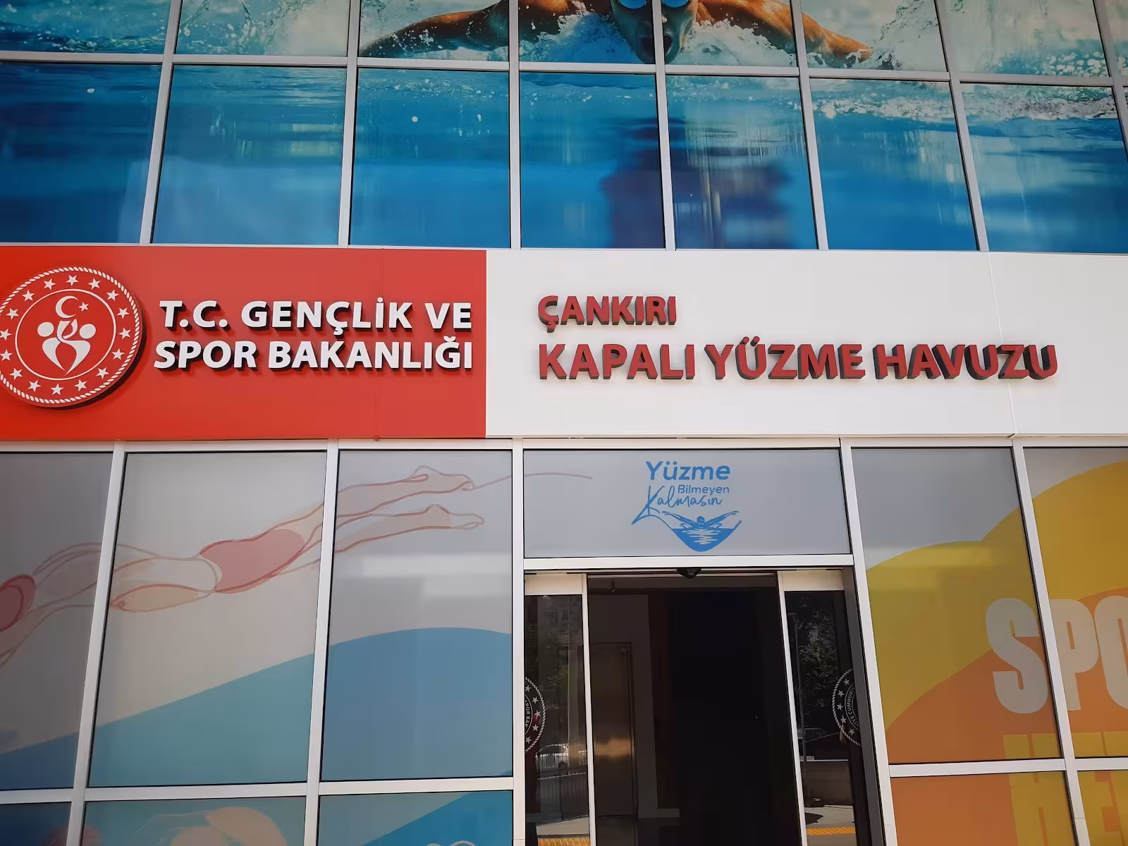 Gençlik Ve Spor İl Müdürlüğü Kapalı Yüzme Havuzu — Yüzme Havuzları, Merkez · fotoğraf 4