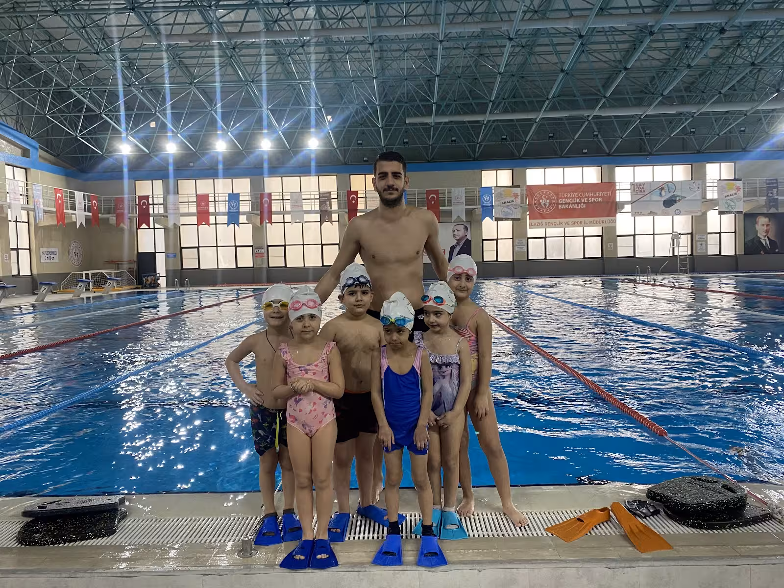 Aqua Life Yüzme Spor Kulübü — Yüzme Havuzları, Merkez · fotoğraf 5