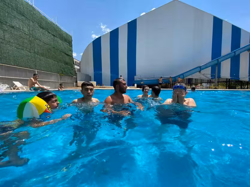 Menekşe Spor Tesisleri — Yüzme Havuzları, Merkez · fotoğraf 2