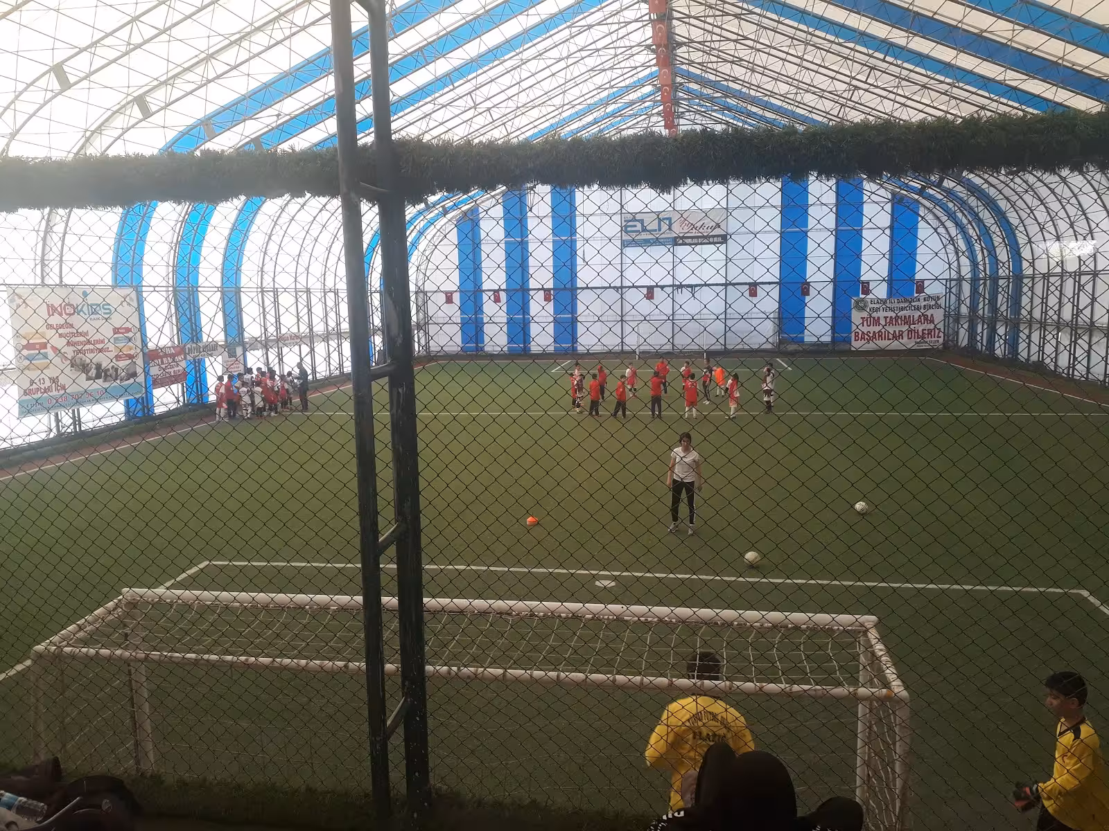 Menekşe Spor Tesisleri — Yüzme Havuzları, Merkez · fotoğraf 5