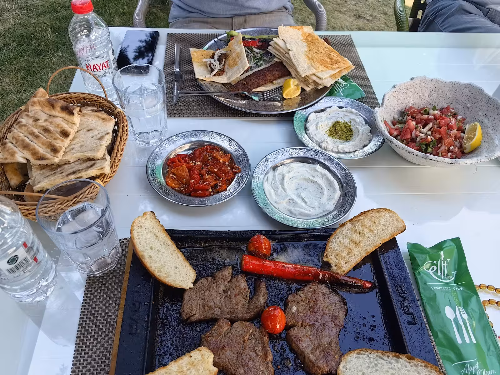 Elif Garden | Kafe&Restaurant | Yüzme Havuzu | Düğün Salonu — Yüzme Havuzları, Merkez · fotoğraf 2