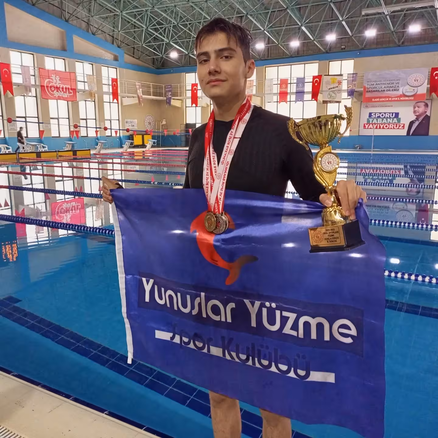 Yunuslar yüzme spor kulübü — Yüzme Havuzları, Merkez · fotoğraf 1