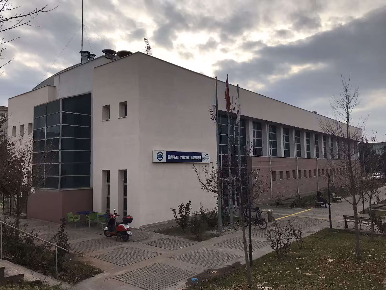 Osmangazi Üniversitesi Yüzme Havuzu — Yüzme Havuzları, Odunpazarı · fotoğraf 2