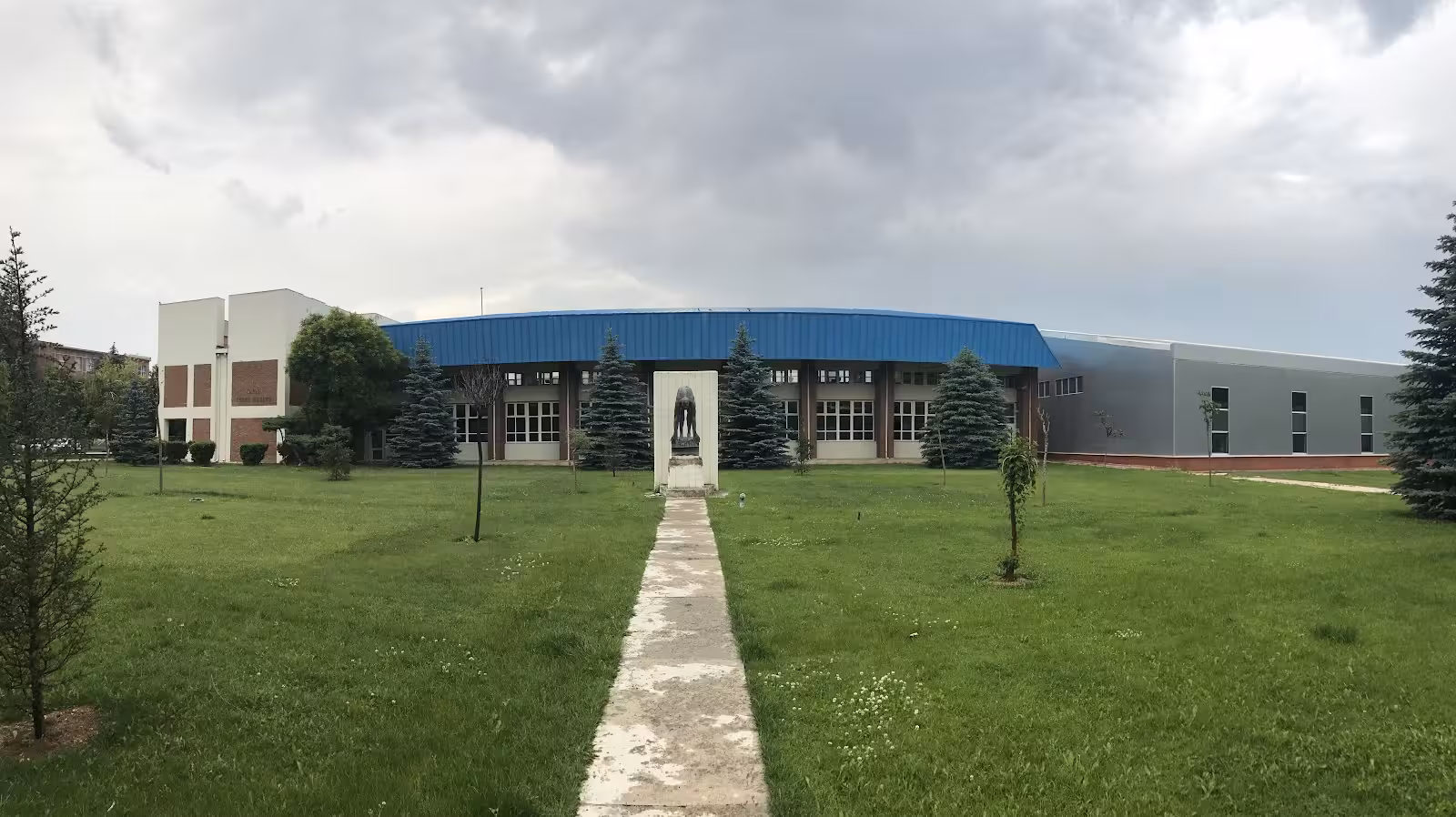 Kapalı Yüzme Havuzu — Yüzme Havuzları, Tepebaşı · fotoğraf 2