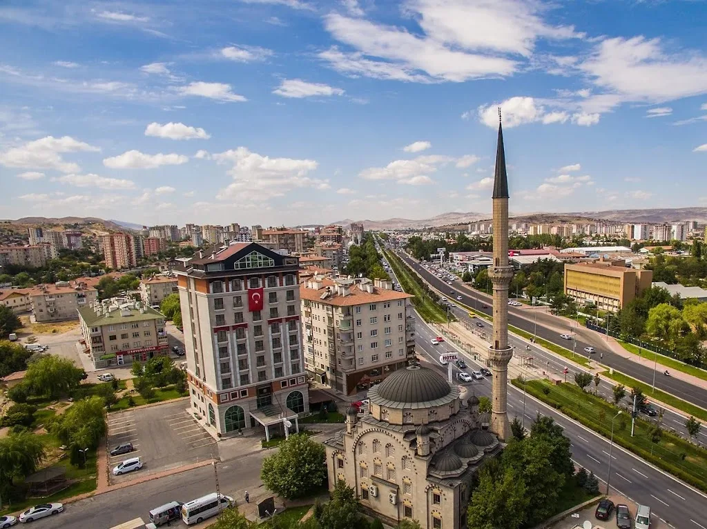 SERACE HOTEL — Yüzme Havuzları, Melikgazi · fotoğraf 1