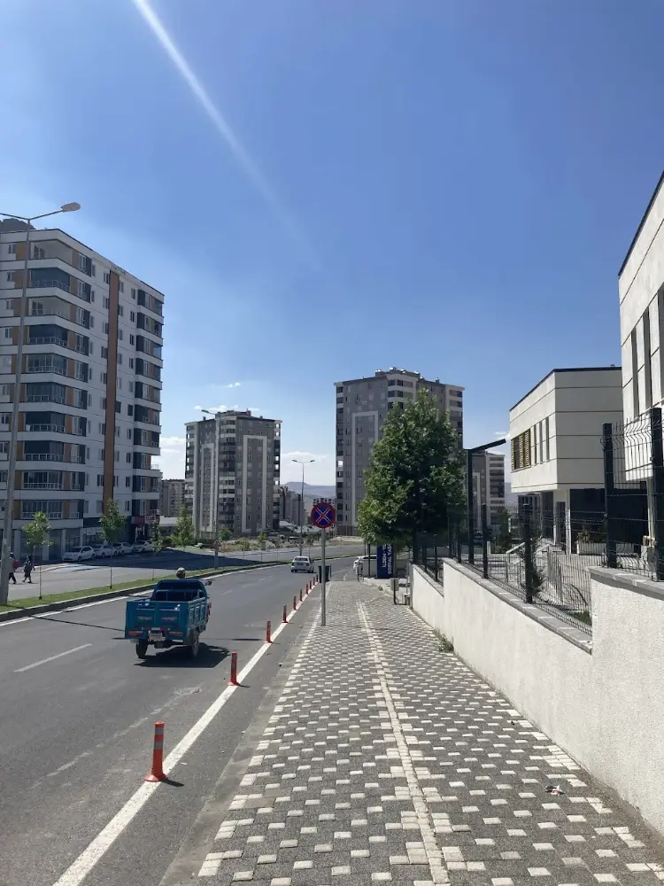 İldem-Yeşilyurt Sosyal Yaşam Merkezi — Yüzme Havuzları, Melikgazi · fotoğraf 3