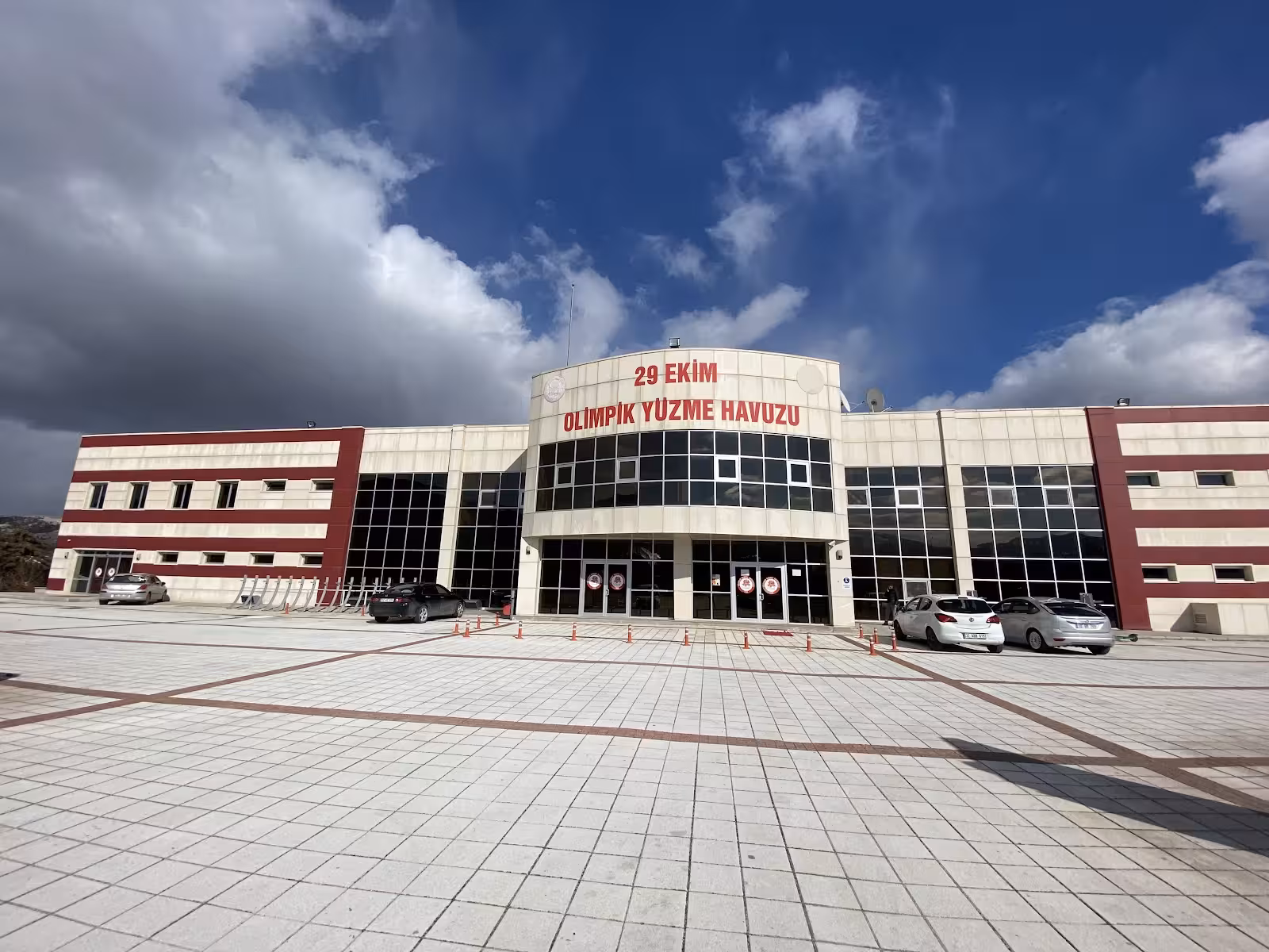 SDÜ 29 Ekim Olimpik Yüzme Havuzu — Yüzme Havuzları, Merkez · fotoğraf 2