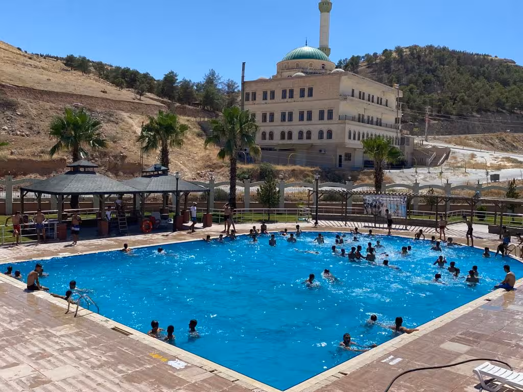 Şanlıurfa Büyükşehir Belediyesi Mehmet Tuz Yüzme Havuzu — Yüzme Havuzları, Haliliye · fotoğraf 2