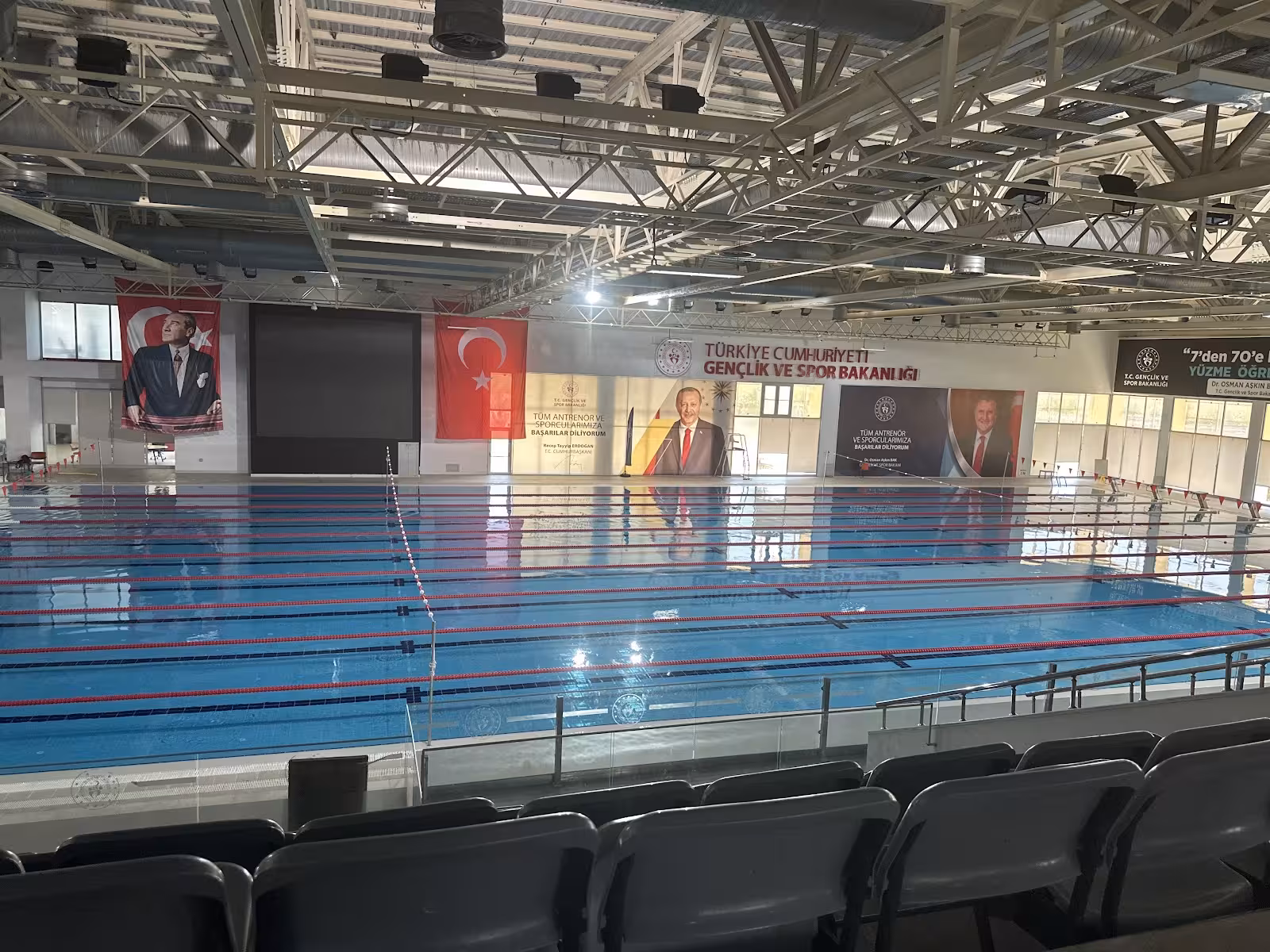 Haliliye Olimpik Yüzme Havuzu — Yüzme Havuzları, Eyyübiye · fotoğraf 1