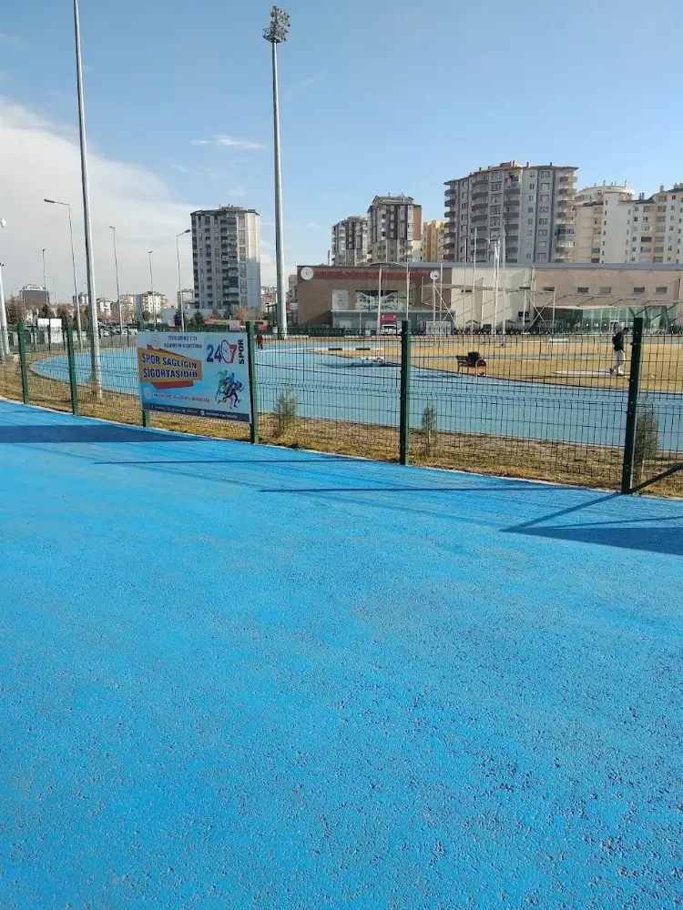 Kayseri Gençlik ve Spor İl Müdürlüğü — Yüzme Havuzları, Melikgazi · fotoğraf 3