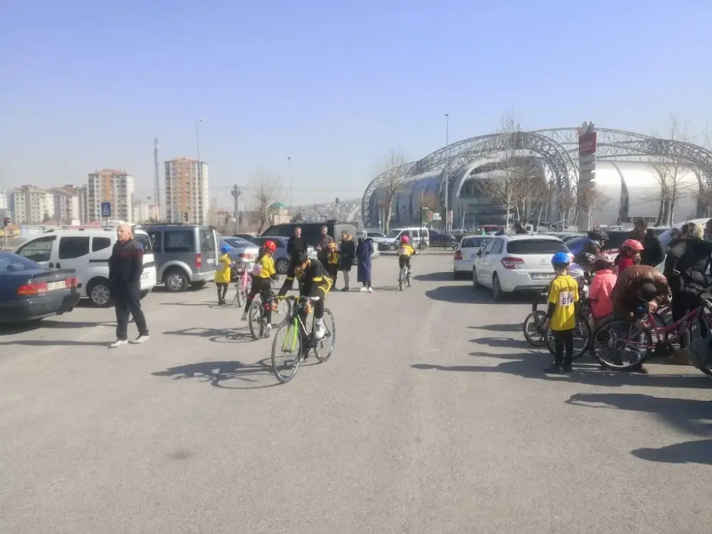 Kayseri Gençlik ve Spor İl Müdürlüğü — Yüzme Havuzları, Melikgazi · fotoğraf 4