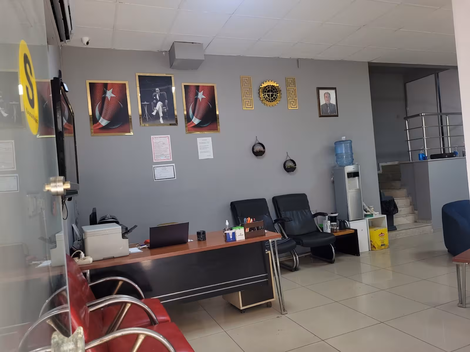 LİMİTSİZ Emlak / Gayrimenkul Danışmanlığı / immobilien İzmir — Gayrimenkul Danışmanlığı, Karşıyaka · fotoğraf 3