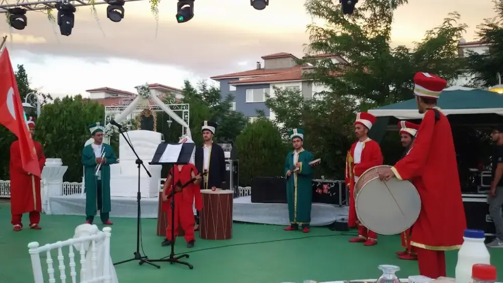 Havuzlu Park — Yüzme Havuzları, Merkez · fotoğraf 3