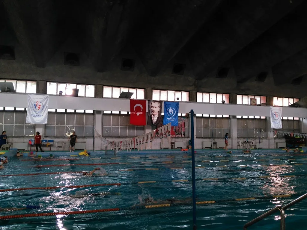 Halime Çavuş Yüzme Havuzu — Yüzme Havuzları, Merkez · fotoğraf 1
