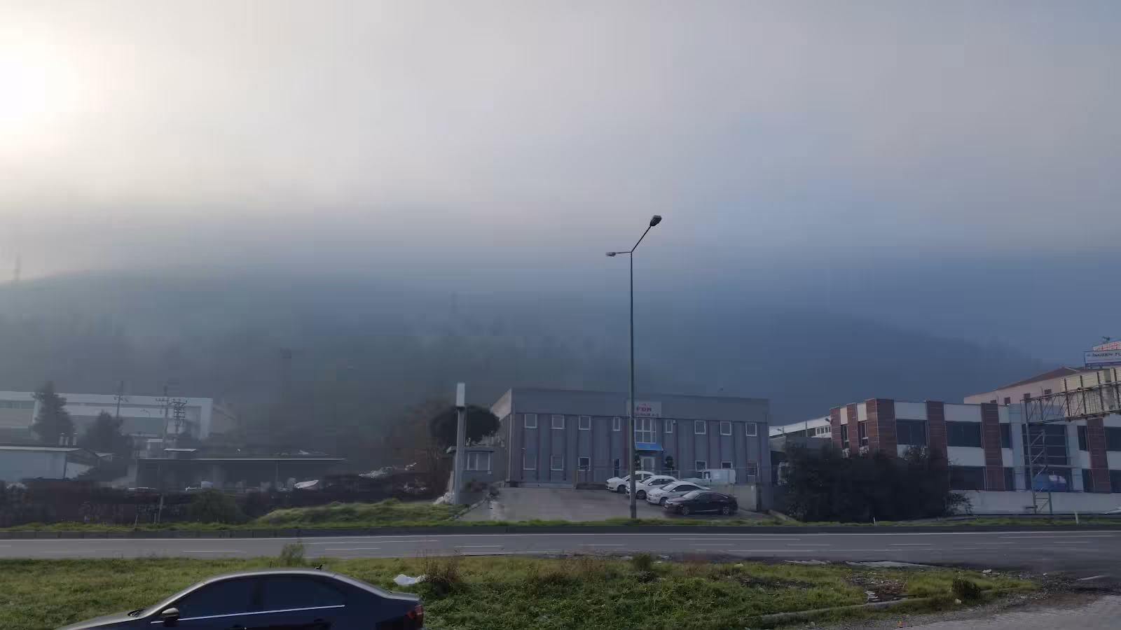 İduğ Petrol Ürünleri Ltd Şti. — Distribütörler, Konak · fotoğraf 1