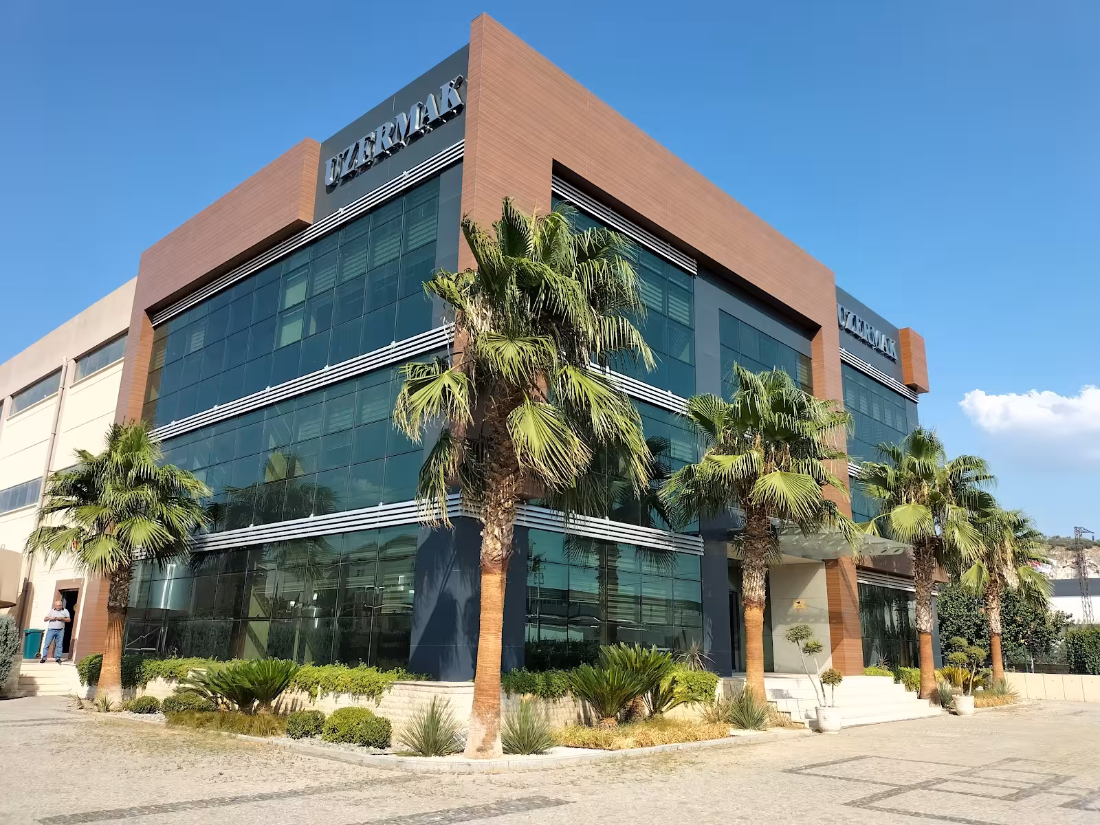 UZERMAK Gıda End. Mak. San. ve Tic. A.Ş. — Gıda İşleme Ekipmanları, Torbalı · fotoğraf 2