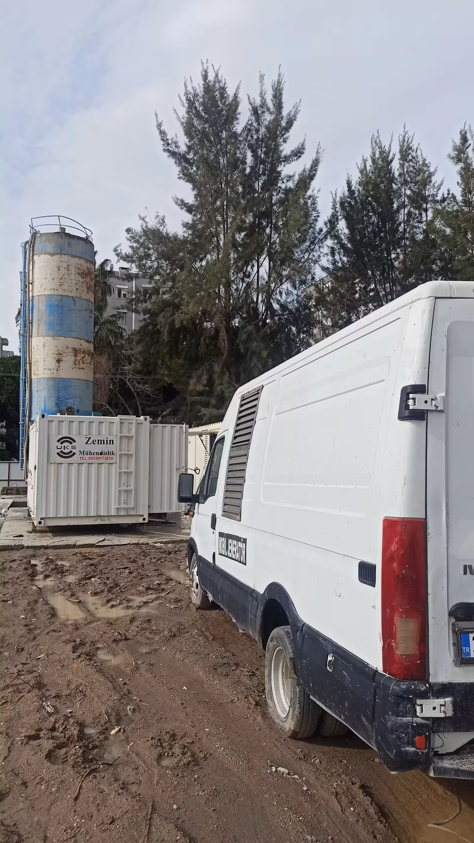 İzmir Jeneratör kiralama - Öz Jeneratör Makine Kiralama — Kompresör Ve Jeneratörler, Buca · fotoğraf 3
