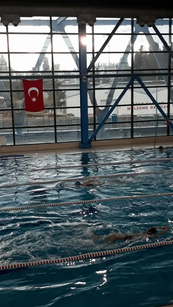 T.C. Buca Belediyesi Olimpik Yüzme Havuzu — Yüzme Havuzları, Buca · fotoğraf 2