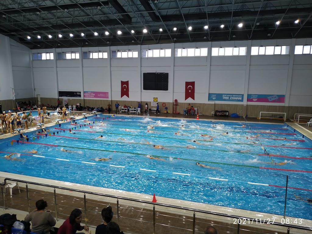 Katip Çelebi Üniversitesi Spor Kompleksi