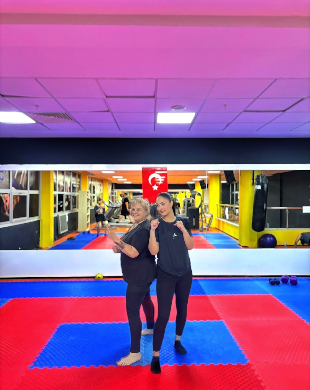 Katip Çelebi Üniversitesi Spor Kompleksi