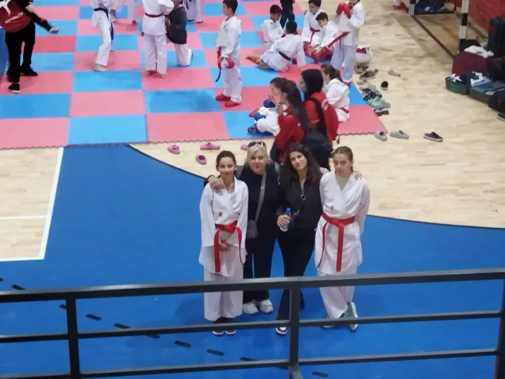 Katip Çelebi Üniversitesi Spor Kompleksi — Yüzme Havuzları, Çiğli · fotoğraf 4