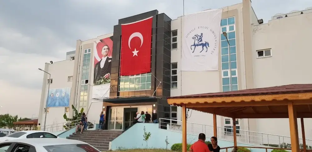 D.E.Ü Yüzme Havuzu — Yüzme Havuzları, Balçova · fotoğraf 2
