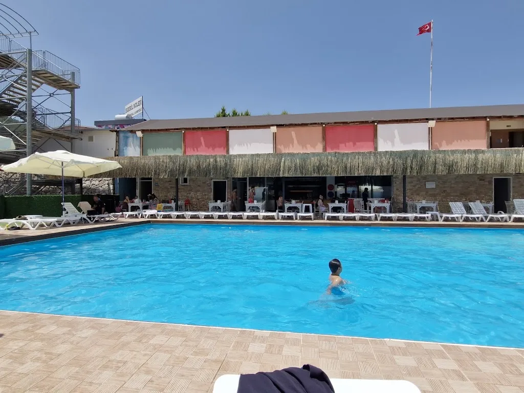 Aqua Teras Gaziemir — Yüzme Havuzları, Gaziemir · fotoğraf 1
