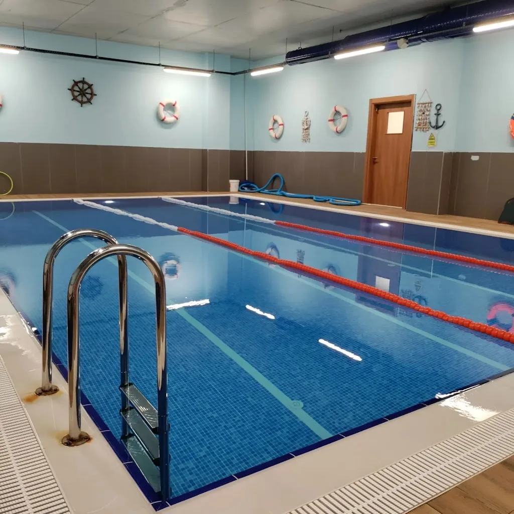 İzmir Yıldızlar Yüzme Spor Kulübü — Yüzme Havuzları · fotoğraf 1