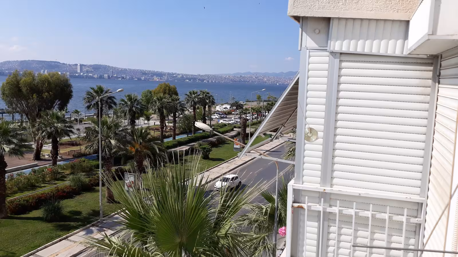 İzmir Defterdarlık Konukevi — Misafirhaneler, Karşıyaka · fotoğraf 1