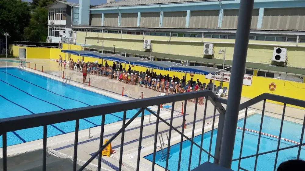 Celal Atik Spor Salonu — Yüzme Havuzları, Konak · fotoğraf 3