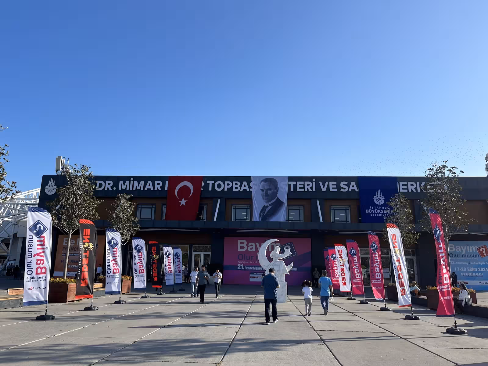 Dr. Mimar Kadir Topbaş Gösteri ve Sanat Merkezi — Sanat Etkinlikleri · fotoğraf 5