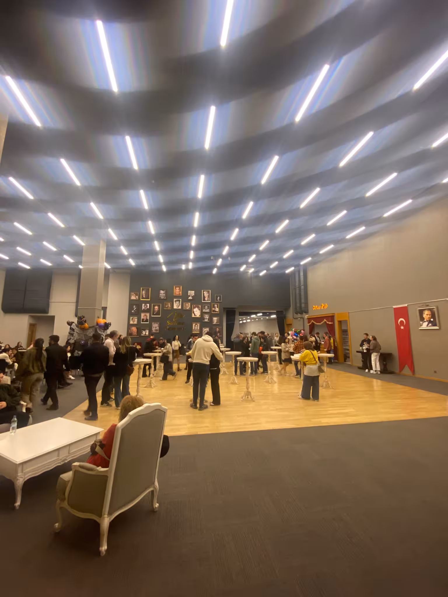 Ve Sahne - Kulis Sanat Tiyatrosu — Sanat Etkinlikleri, Çankaya · fotoğraf 3