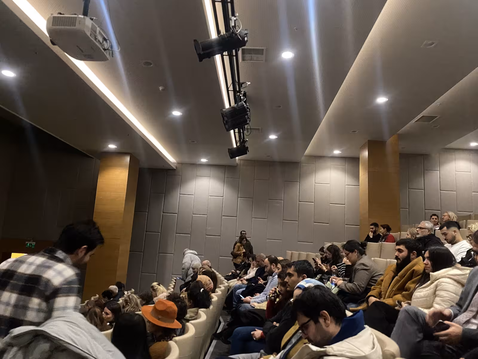Ve Sahne - Kulis Sanat Tiyatrosu — Sanat Etkinlikleri, Çankaya · fotoğraf 4