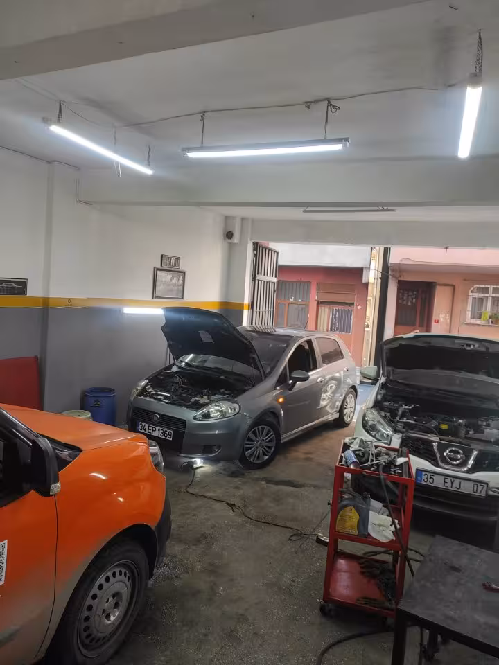 Cihan oto tamir ve bakım servisi — Oto Tamir Ve Servis, Beyoğlu · fotoğraf 1
