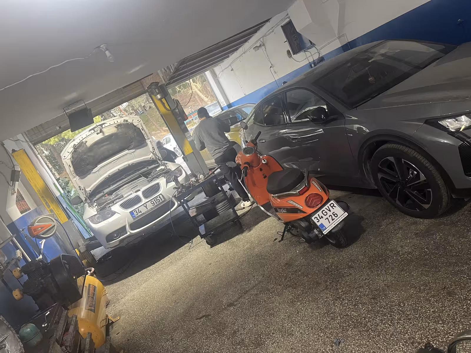 7/24 Açık Oto Tamircisi Olcaylar Otomotiv Tamir Bakım Onarım — Oto Tamir Ve Servis, Sarıyer · fotoğraf 2