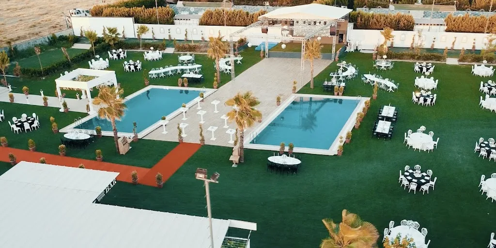 Event Port İzmir — Yüzme Havuzları, Çiğli · fotoğraf 1