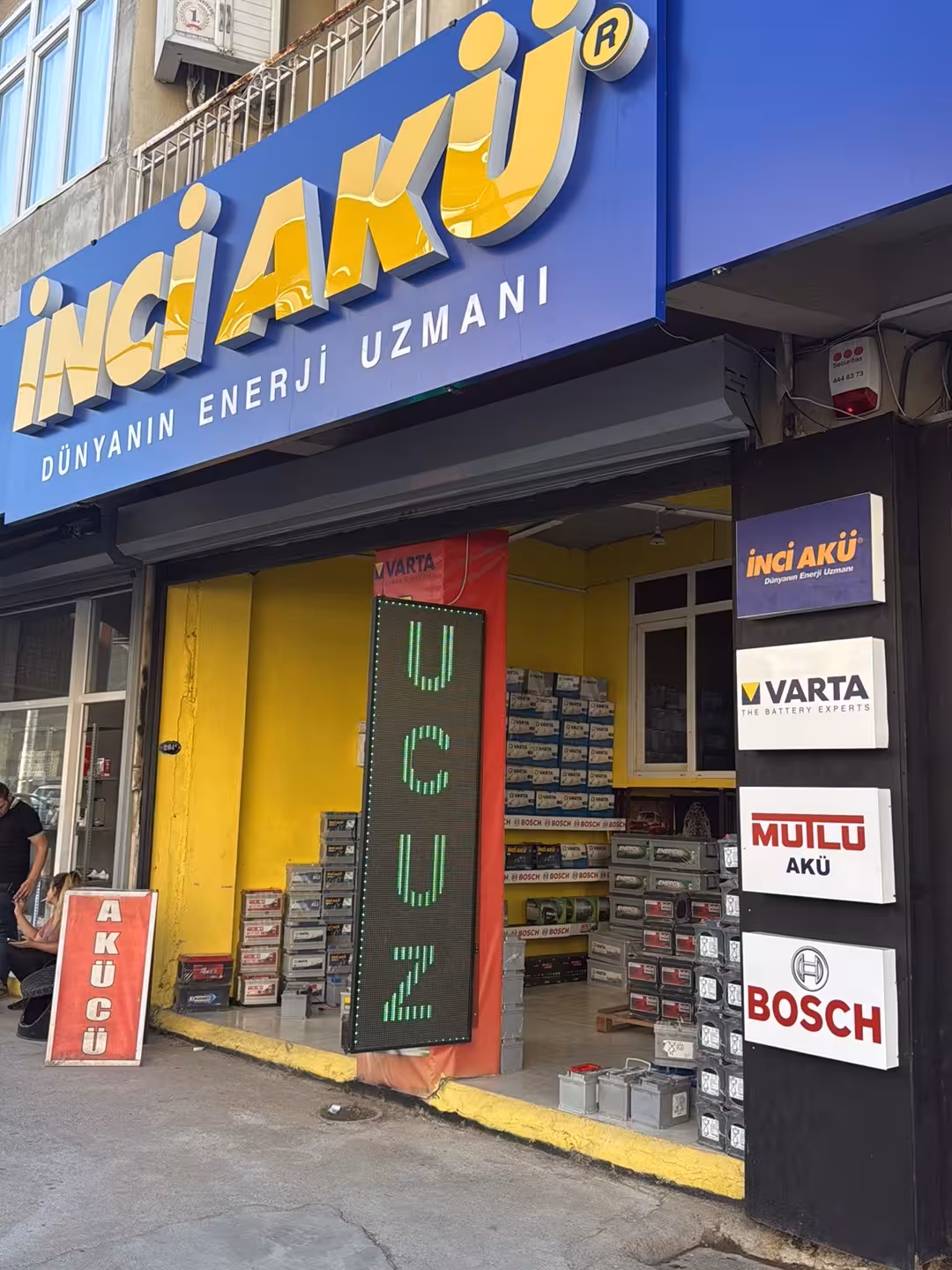 İzmir Akücü, Ucuz Akü, Varta Akü — Akü Ve Yedek Parça, Buca · fotoğraf 1