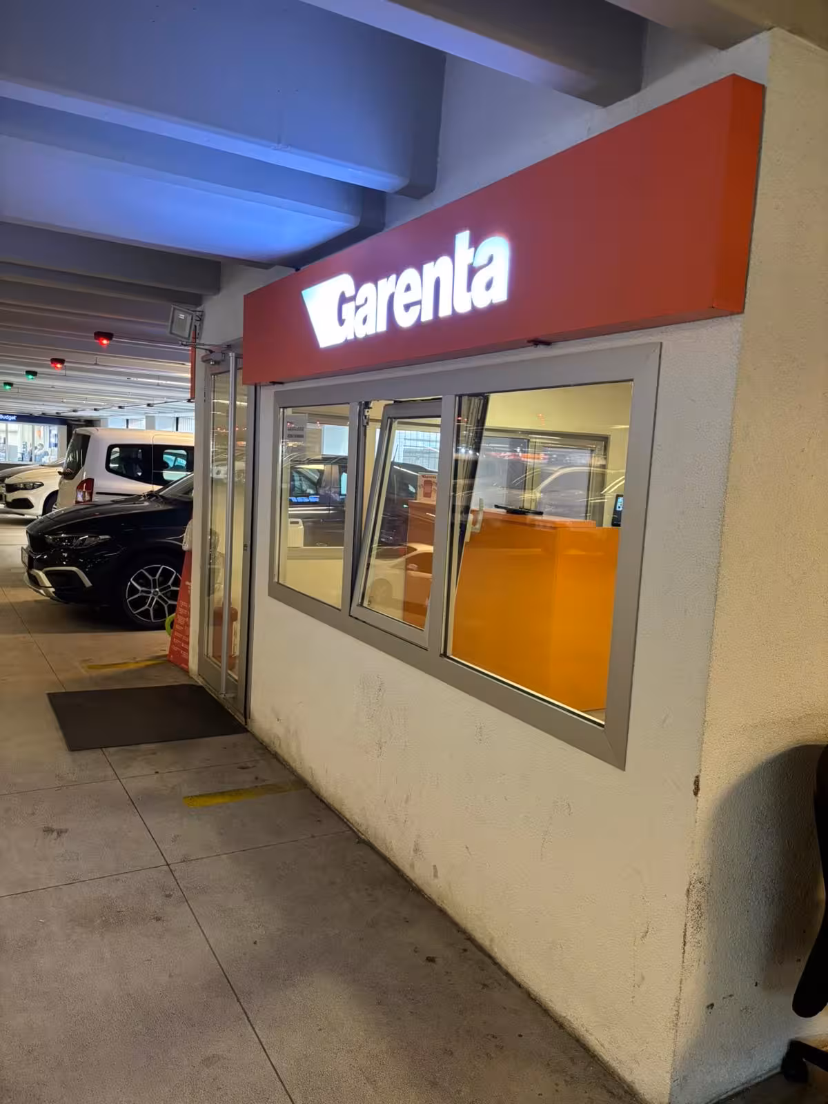 Garenta Ankara Esenboğa Havalimanı İç Hatlar Araç Kiralama — Araç Kiralama, Çubuk · fotoğraf 2
