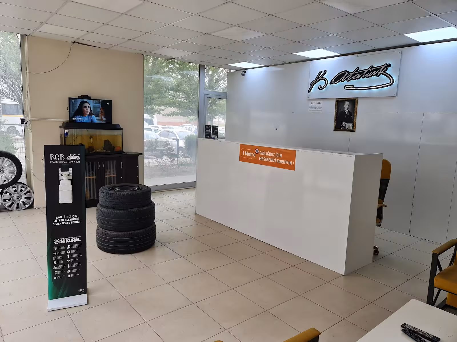 EGE Oto Kiralama/Rent A Car Lounge Ofis İzmir Şehirlerarası Otobüs terminali otogardan araç kiralama — Araç Kiralama, Bornova · fotoğraf 3