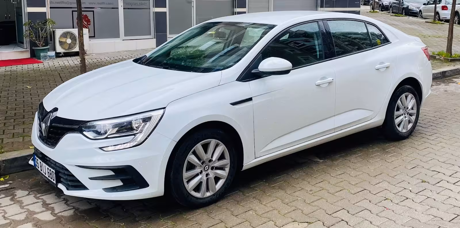 Daf Rent A Car İzmir - İzmir Rent A Car - İzmir Arac Kiralama - İzmir Oto Kiralama - — Araç Kiralama, Gaziemir · fotoğraf 5