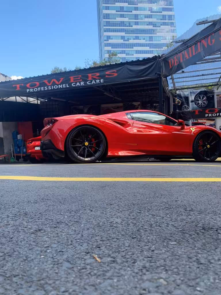 Towers Professional Car Care - Oto Kuaför — Oto Yıkama Ve Detaylı Temizlik, Şişli · fotoğraf 1