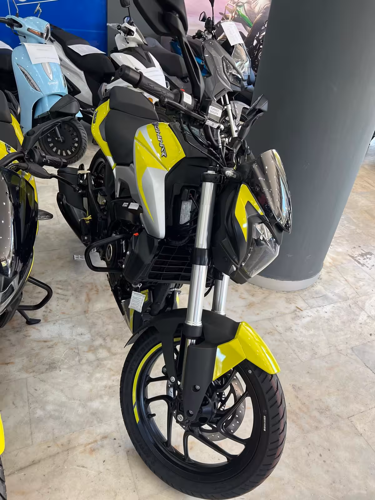 Sarp Motors Bajaj Yetkili Bayi — Motosiklet, Konak · fotoğraf 4