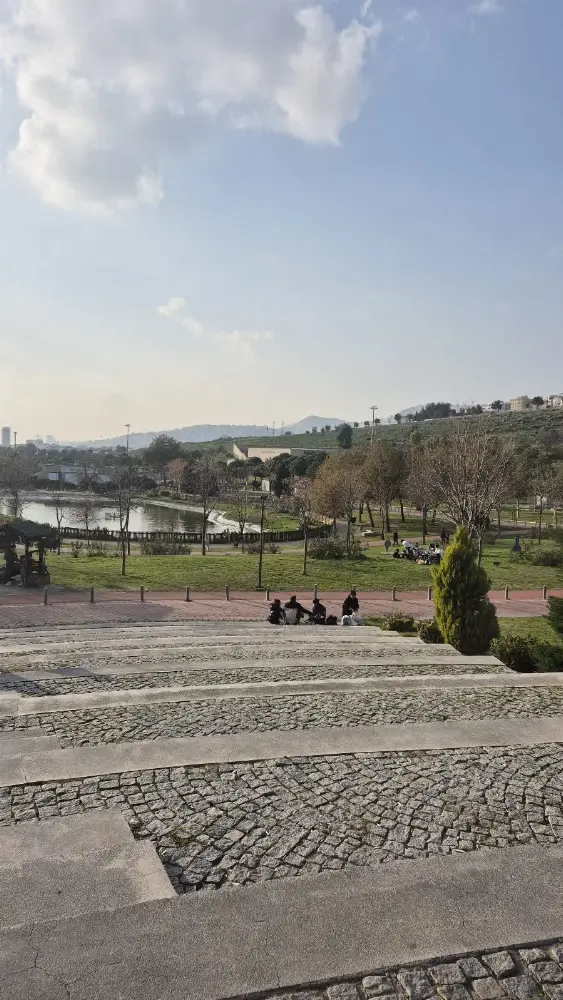 Aşık Veysel Rekreasyon Alanı — Yüzme Havuzları, Bornova · fotoğraf 4