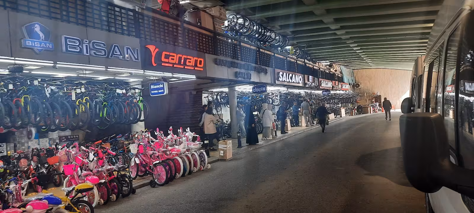 BİSİKLETÇİLER ÇARŞISI — Bisiklet, Fatih · fotoğraf 2